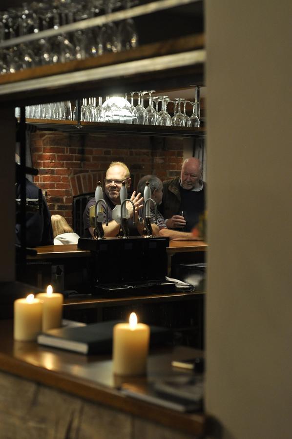 The Angel Inn ワーミンスター エクステリア 写真